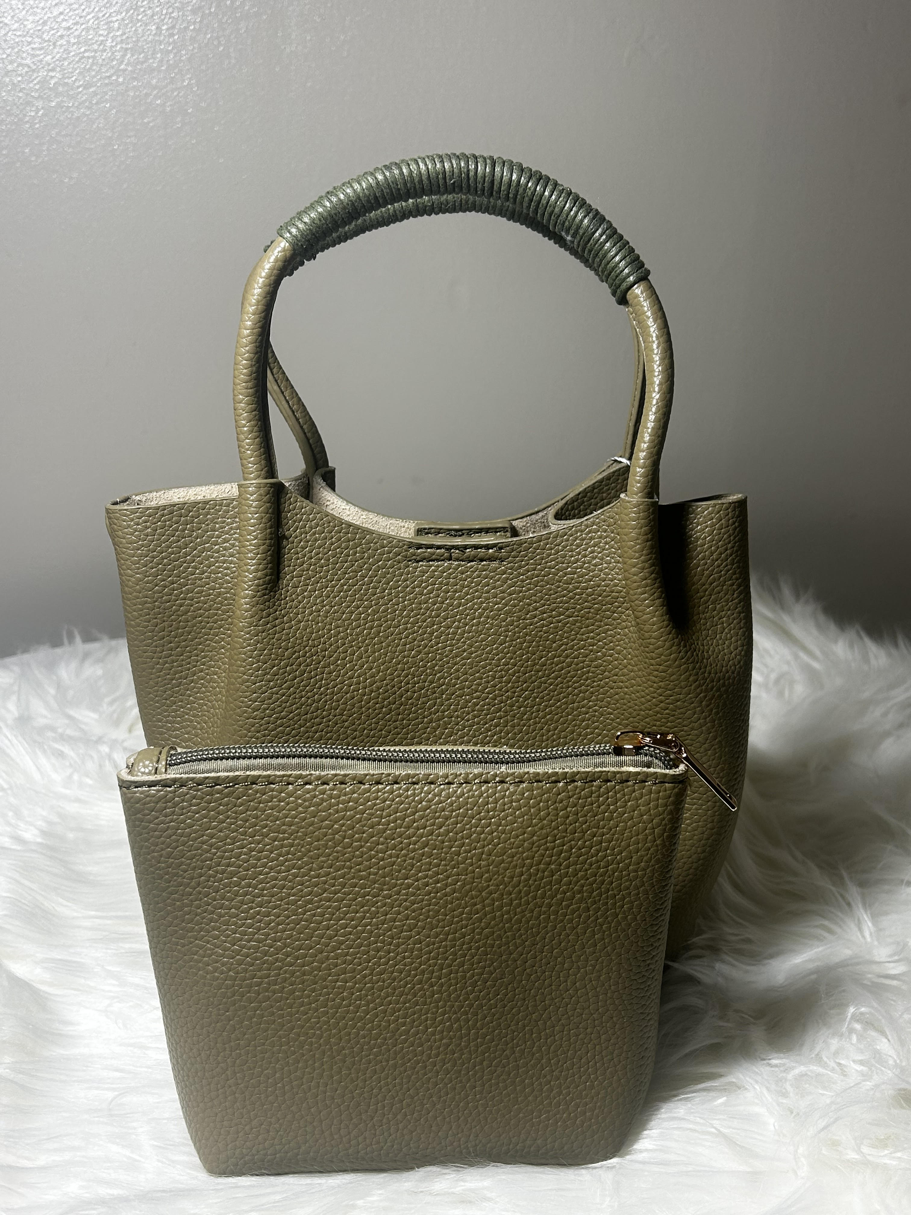 Stylish Tote Bag with Spiral Handle and Shoulder Strap