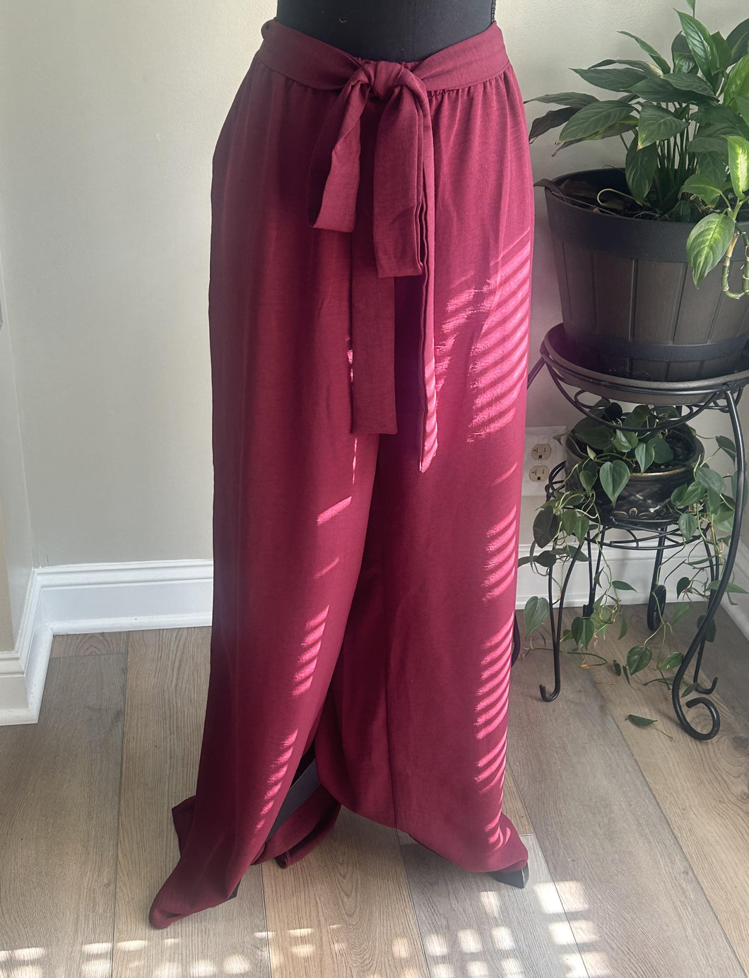 Loose Leg Plum Pants w/ Belt